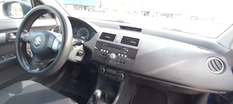 Suzuki Swift 1.5 Auto, снимка 7 - Автомобили и джипове - 47510273