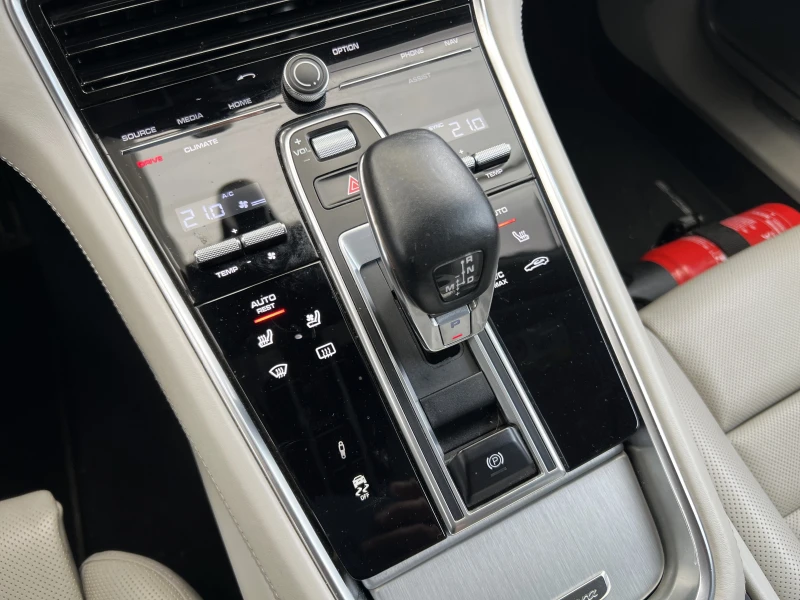 Porsche Panamera TURBO/ LIFT/ SPORT CHRONO/ BURMESTER/ 360/ MATRIX/, снимка 13 - Автомобили и джипове - 50285199