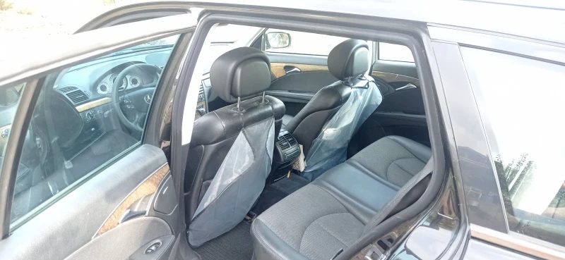 Mercedes-Benz E 220, снимка 3 - Автомобили и джипове - 52035075