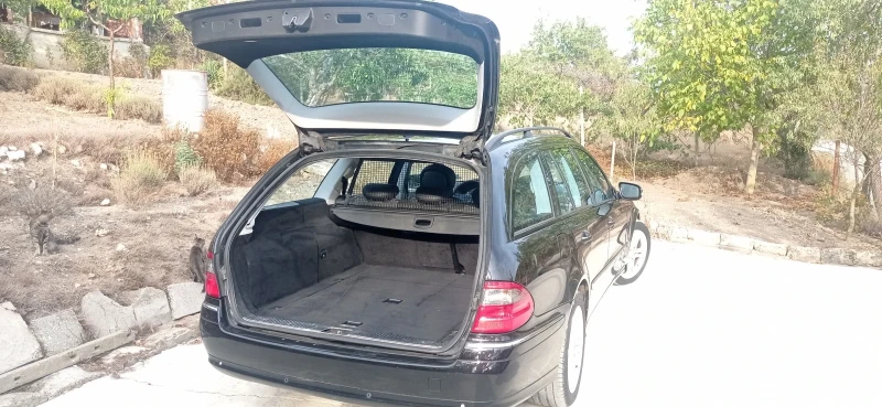 Mercedes-Benz E 220, снимка 7 - Автомобили и джипове - 52035075