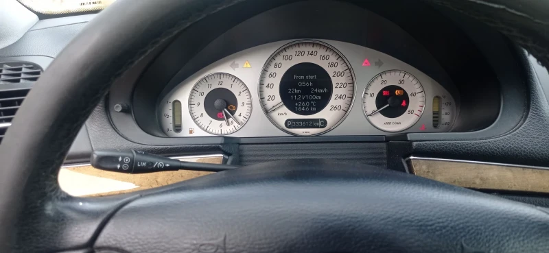 Mercedes-Benz E 220, снимка 6 - Автомобили и джипове - 52035075