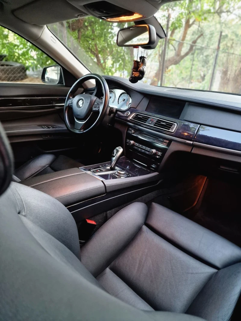 BMW 730 Рагистрирана, снимка 10 - Автомобили и джипове - 52343605