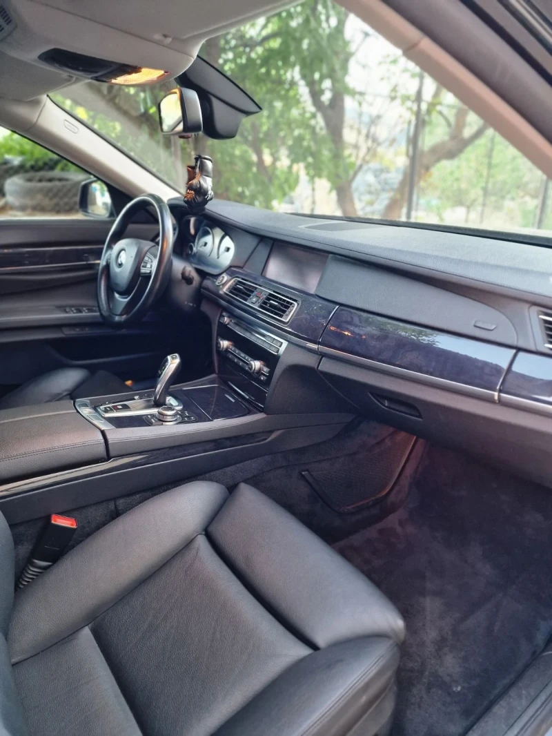 BMW 730 Рагистрирана, снимка 8 - Автомобили и джипове - 52343605