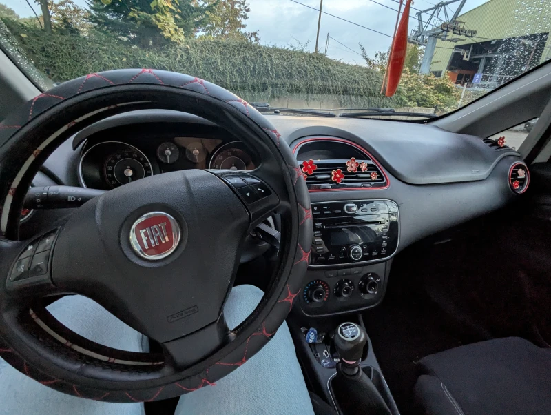 Fiat Punto Grande, фабрична газ, снимка 7 - Автомобили и джипове - 52139204