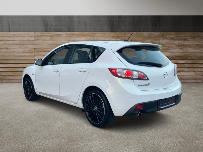 Mazda 3 2.0i Автоматик ПРОЧЕТИ ОПИСАНИЕТО, снимка 4 - Автомобили и джипове - 52634495