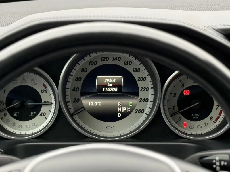 Mercedes-Benz E 400 4Matic* , снимка 10 - Автомобили и джипове - 52729405