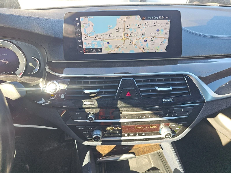 BMW 540 M* SPORT* ХЕДЪП* HARMON* KARDON* САМОПАРКИРАНЕ* , снимка 11 - Автомобили и джипове - 53050807