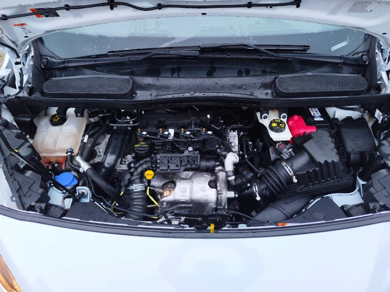 Ford Tourneo Connect T220 1.5 Tre, снимка 14 - Автомобили и джипове - 53307506