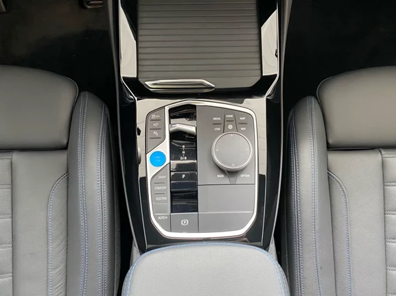 BMW iX3 = M-Sport = Shadow Line Гаранция - изображение 9
