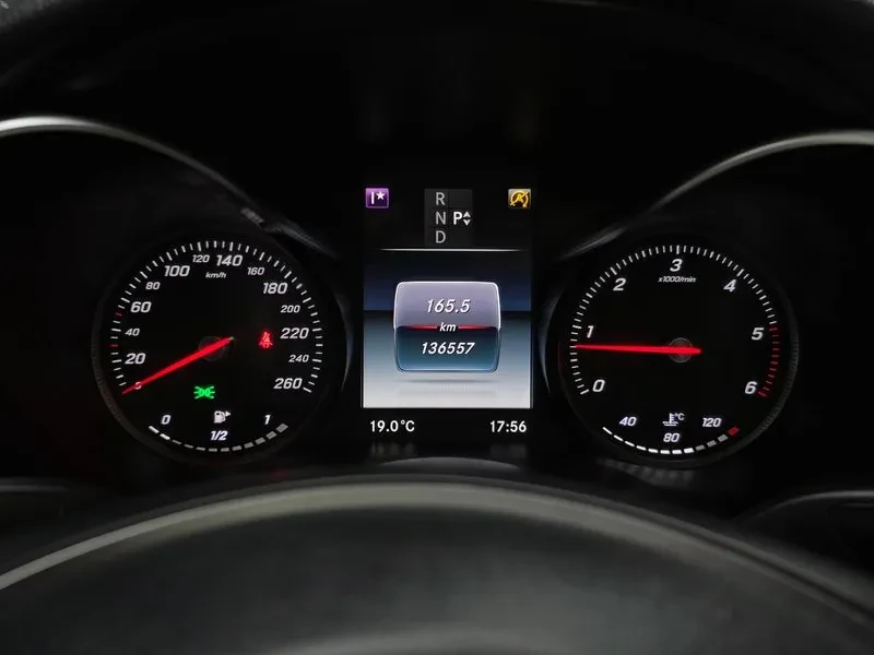 Mercedes-Benz C 220 Avantgarde - САМО 30% АВАНС, снимка 8 - Автомобили и джипове - 55986512