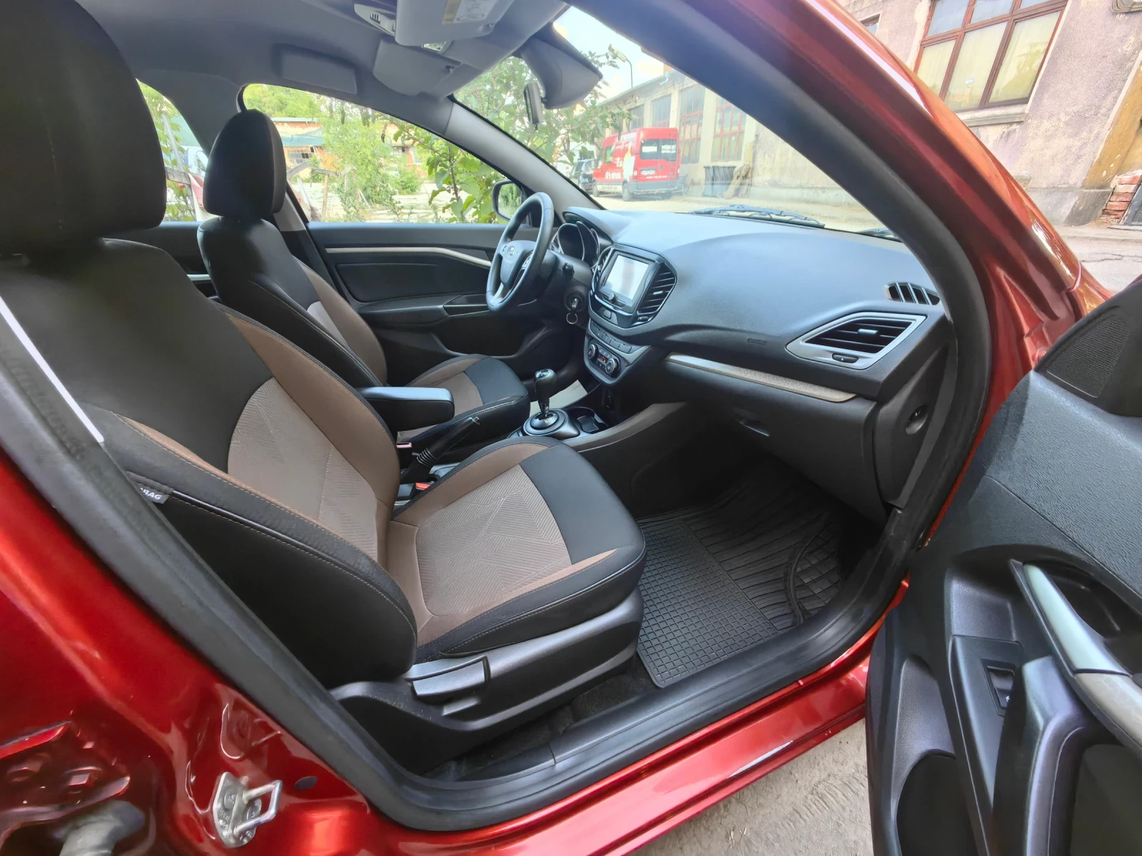 Lada Vesta 1.6 Бензин - Газ, Автоматик, Евро 6, Седан  - изображение 9