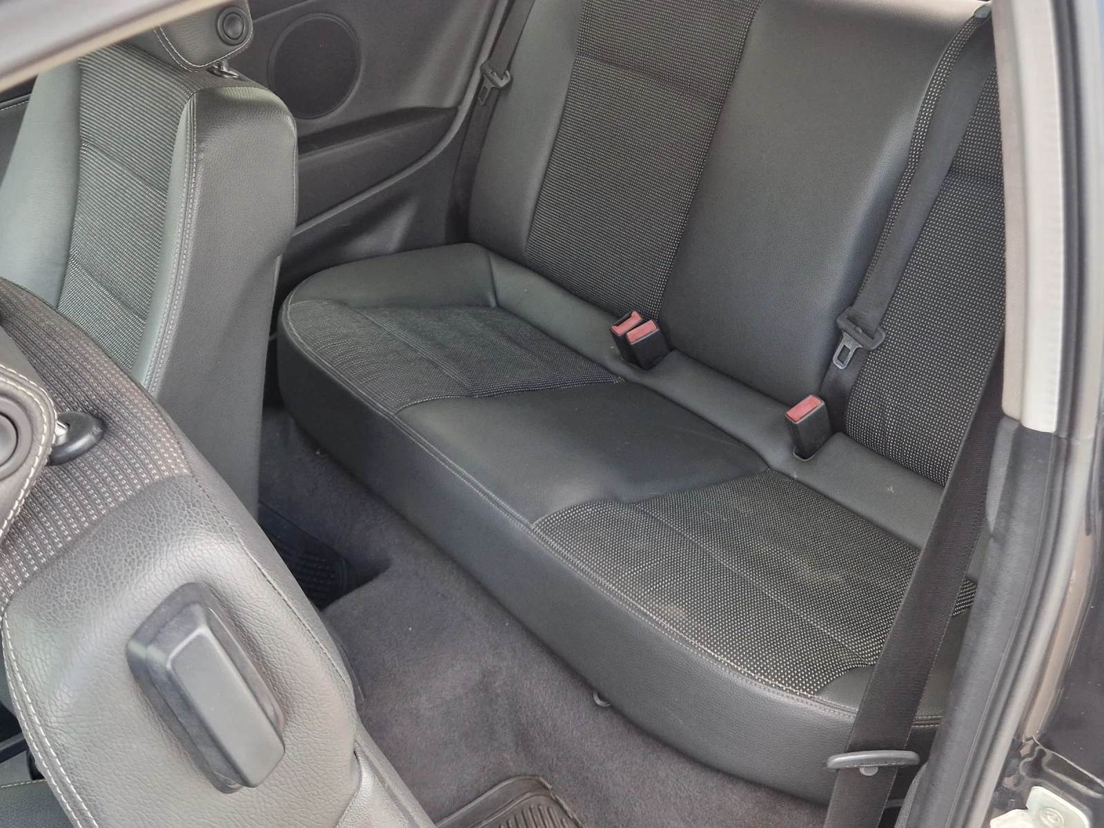 Opel Astra  H 1.7 CDTI GTC - изображение 5