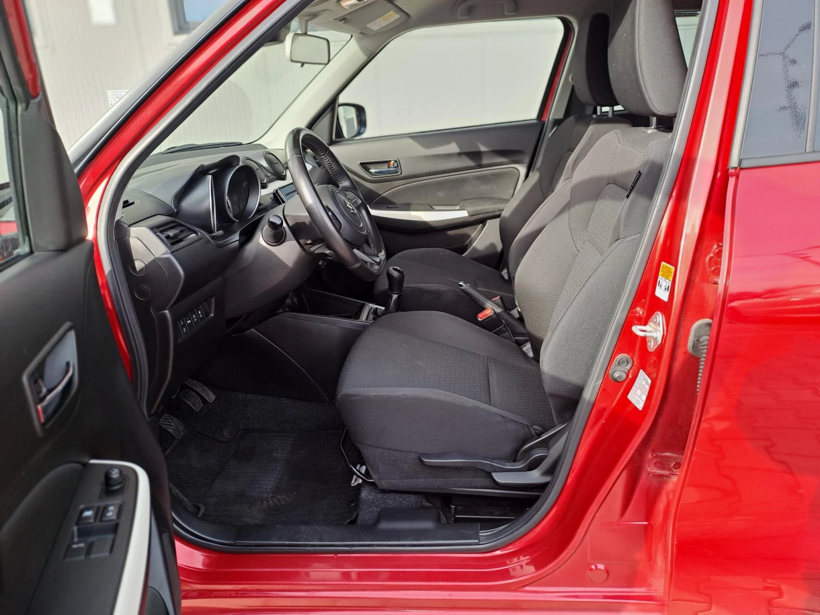 Suzuki Swift 1.2 GL+ Special HYBRID Коледен Бонус 5% - изображение 8