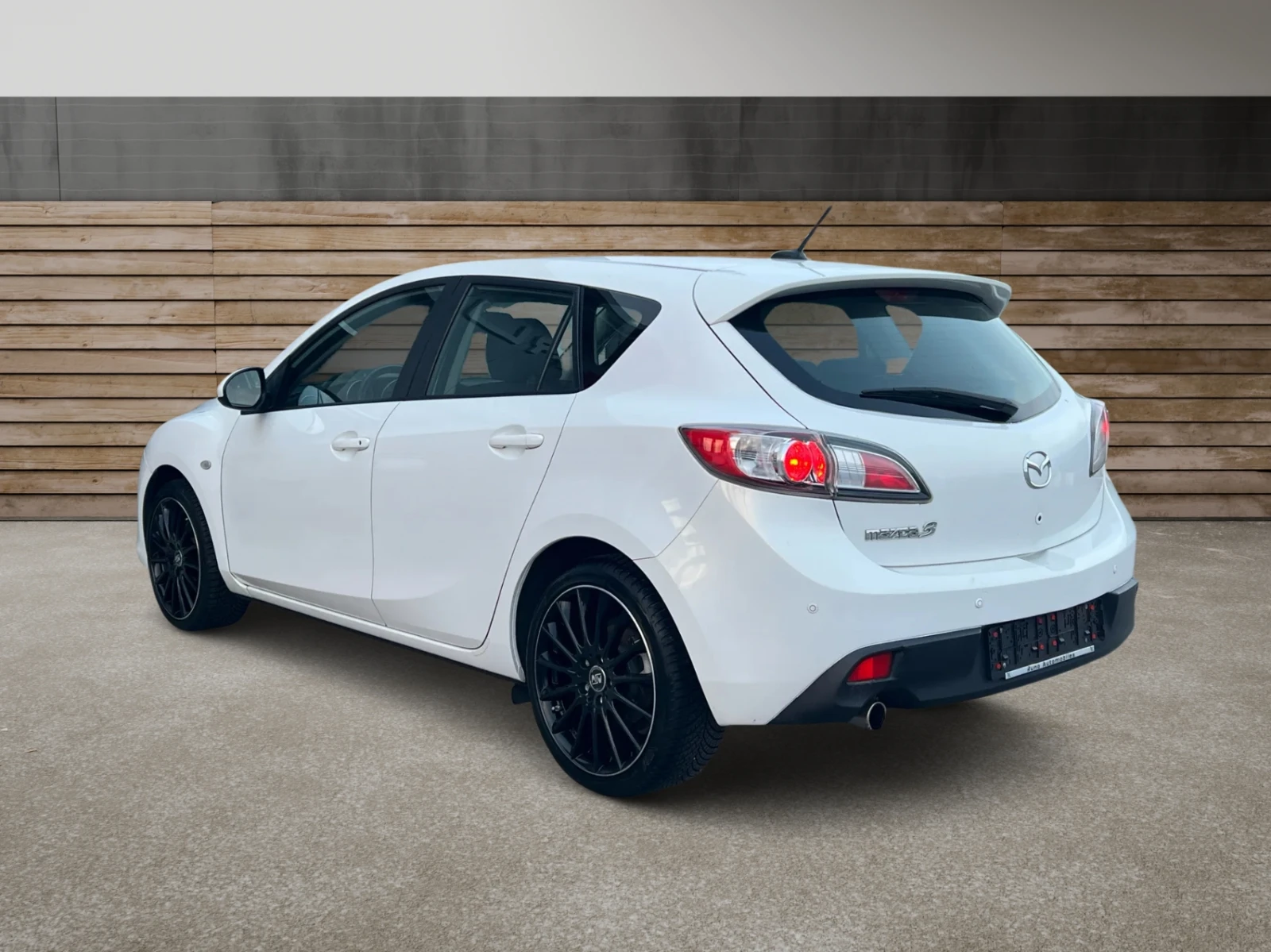 Mazda 3 2.0i Автоматик ПРОЧЕТИ ОПИСАНИЕТО - изображение 4