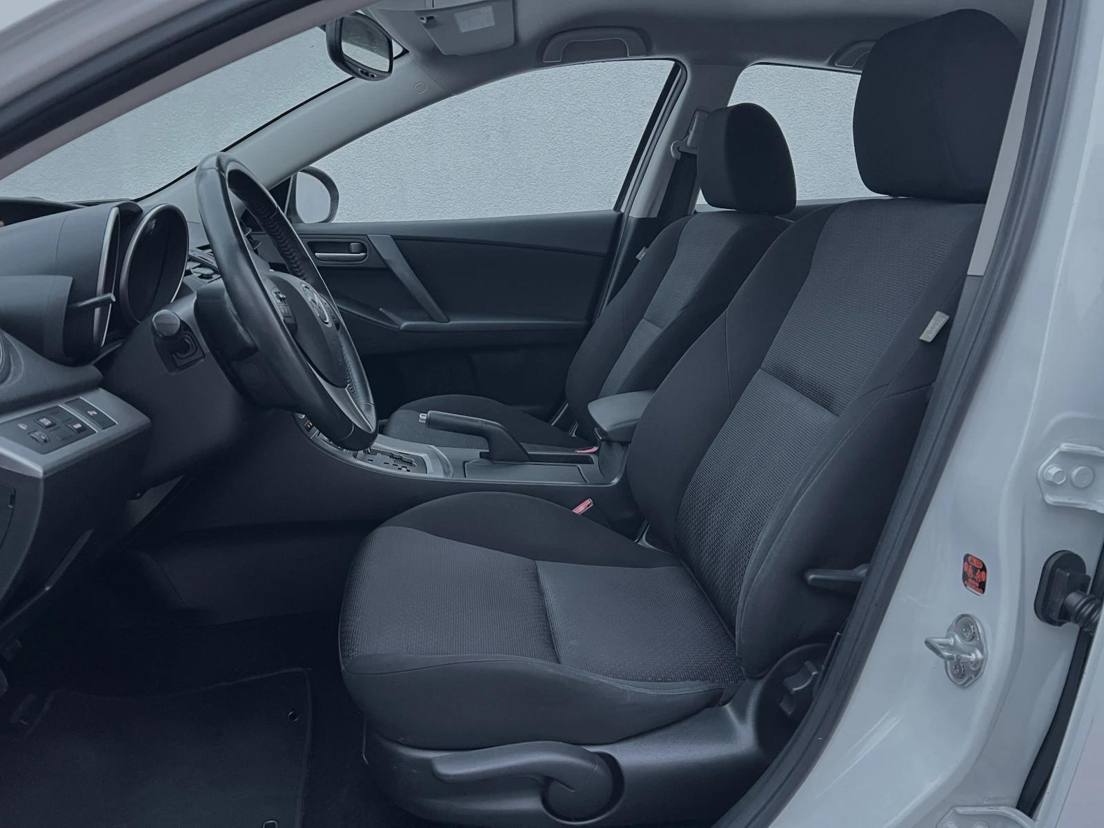 Mazda 3 2.0i    | Mobile.bg   12