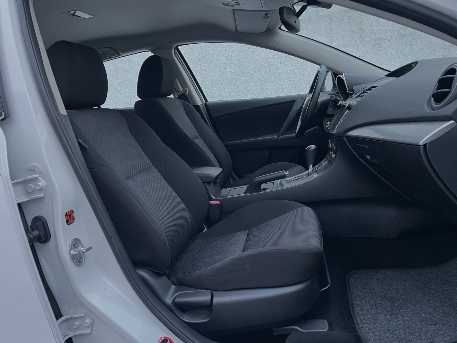 Mazda 3 2.0i    | Mobile.bg   11