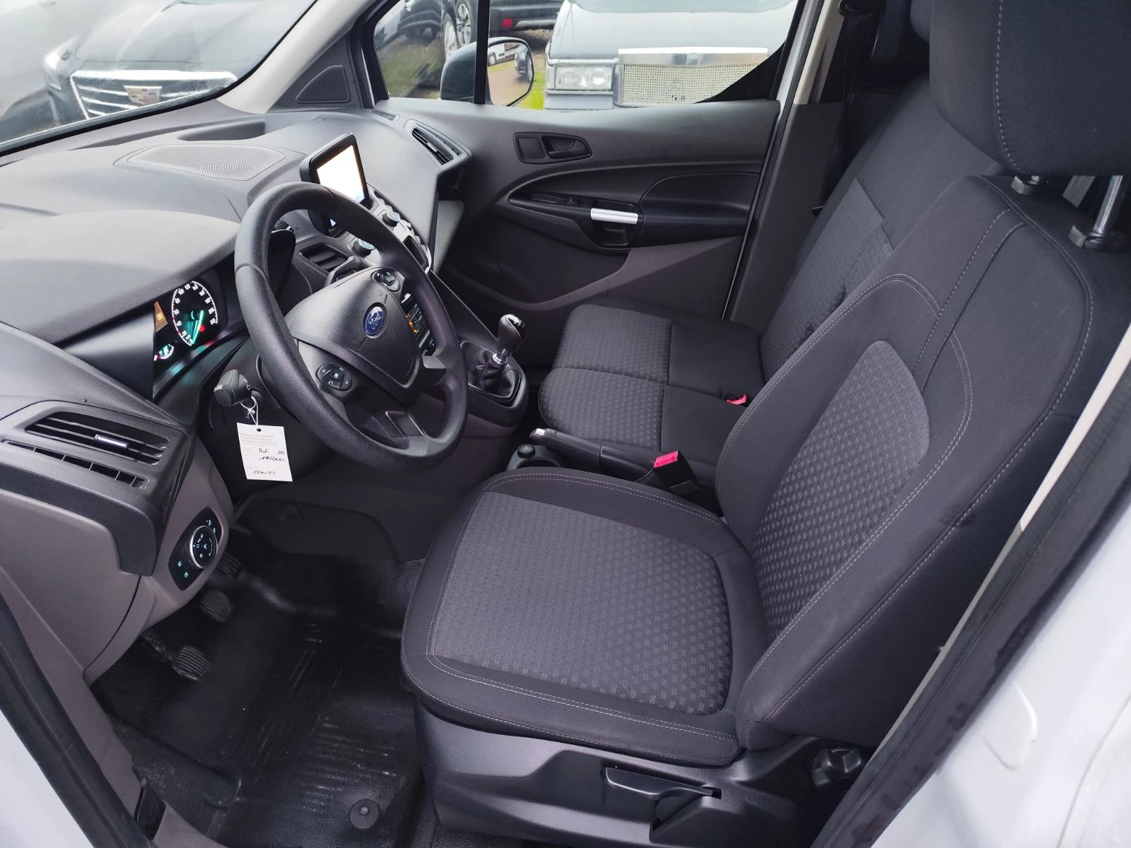 Ford Tourneo Connect T220 1.5 Tre - изображение 7