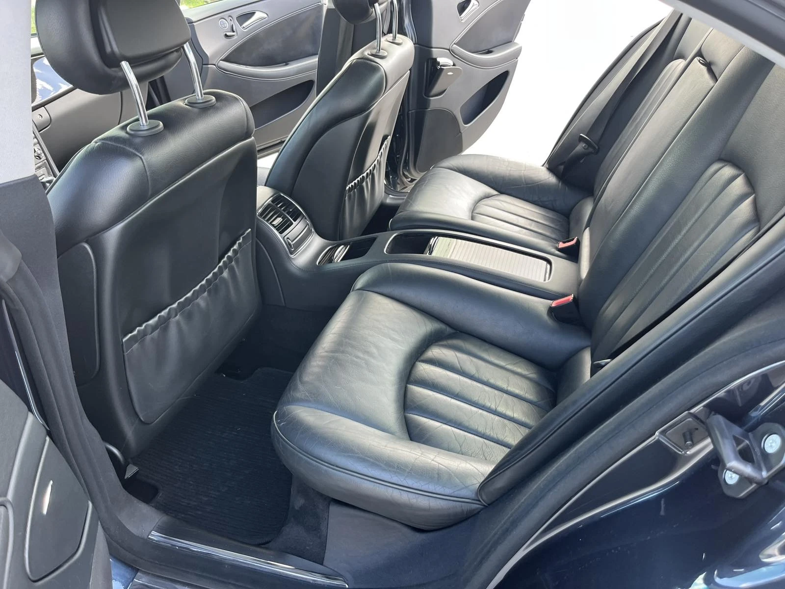 Mercedes-Benz CLS 350 3.5I 272кс FULL AMG РЕГИСТРИРАН ОБСЛУЖЕН, снимка 9 - Автомобили и джипове - 53434301
