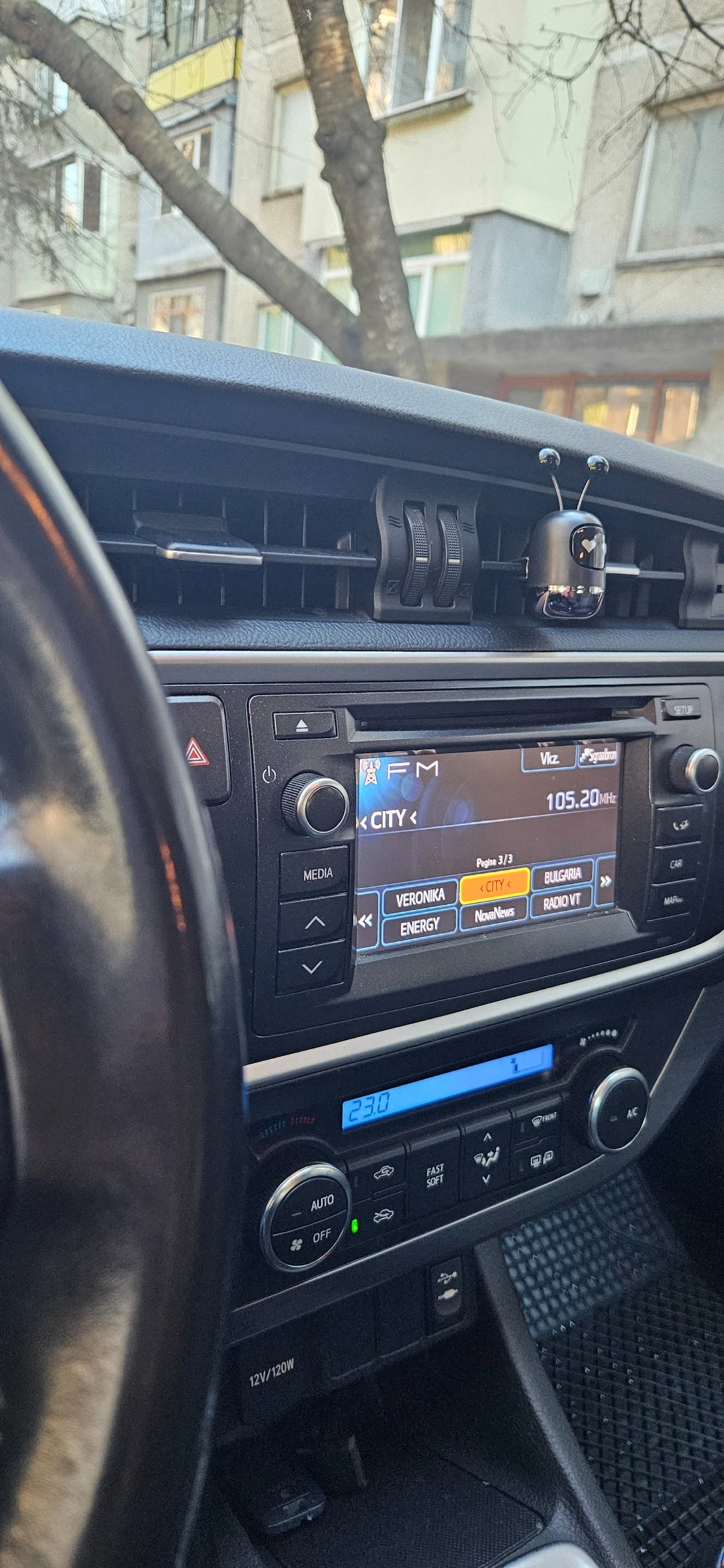 Toyota Auris, снимка 7 - Автомобили и джипове - 53904623