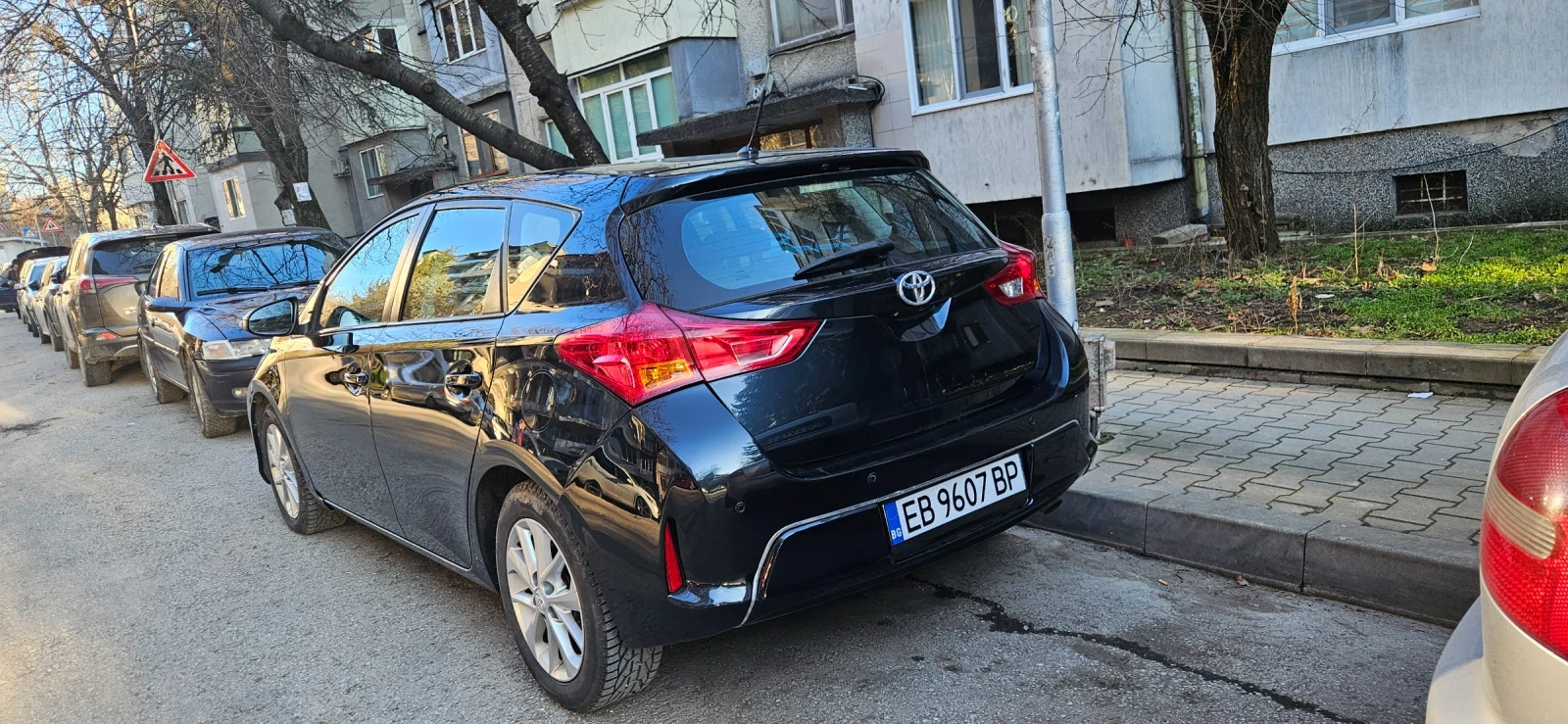 Toyota Auris, снимка 2 - Автомобили и джипове - 53904623