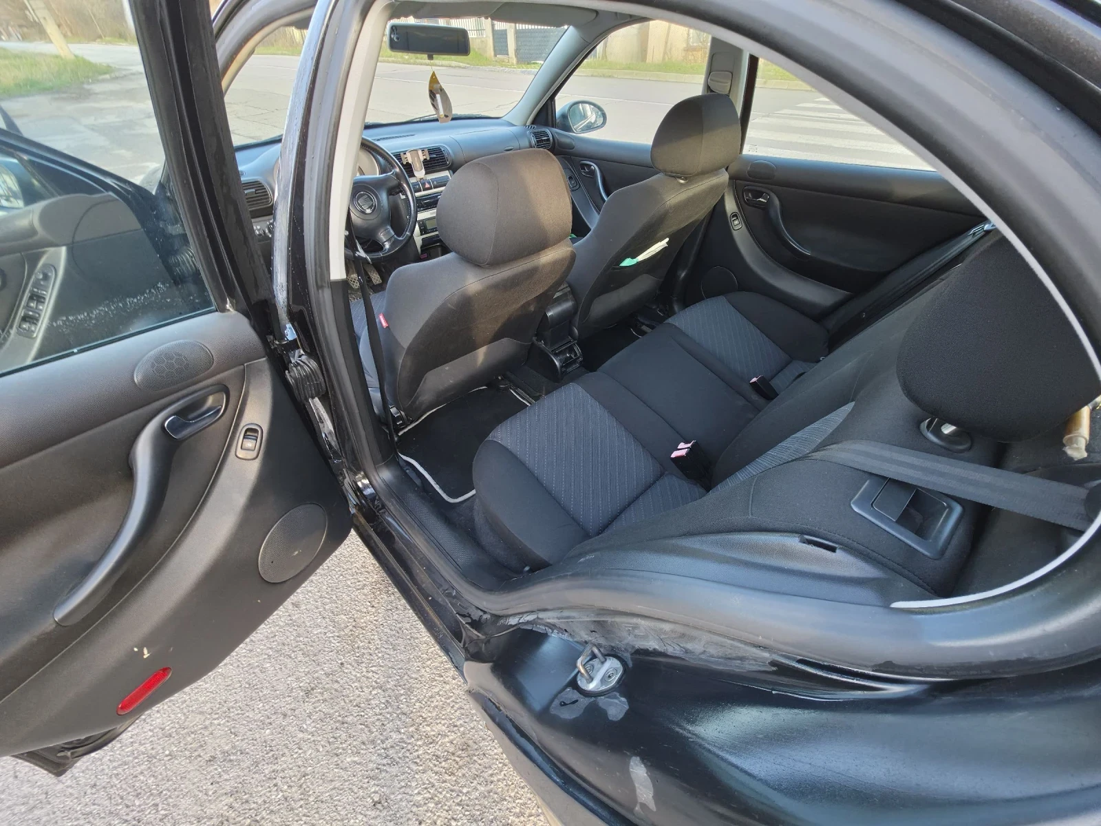 Seat Leon 1.9 TDI 101, снимка 6 - Автомобили и джипове - 54008760