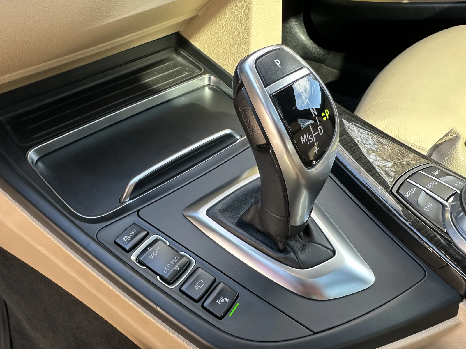 BMW 3gt 320d xDrive LED Luxury Line, снимка 13 - Автомобили и джипове - 54257019