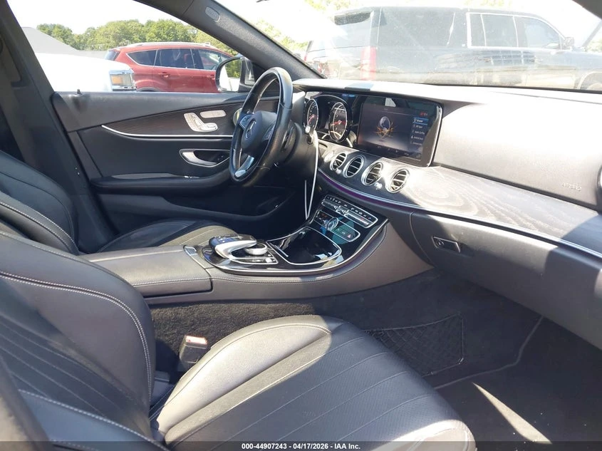 Mercedes-Benz E 300 2.0L I-4 DI, DOHC, VVT, TURBO, 241HP Rear Wheel | Mobile.bg � ����������� 5