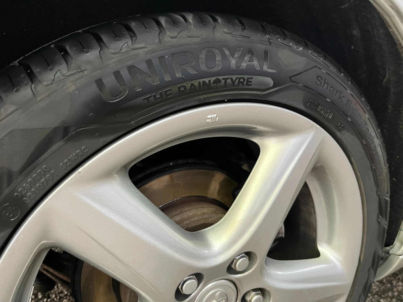 Toyota Avensis 2.2 D-CAT FACE - NAVI, снимка 12 - Автомобили и джипове - 54345854