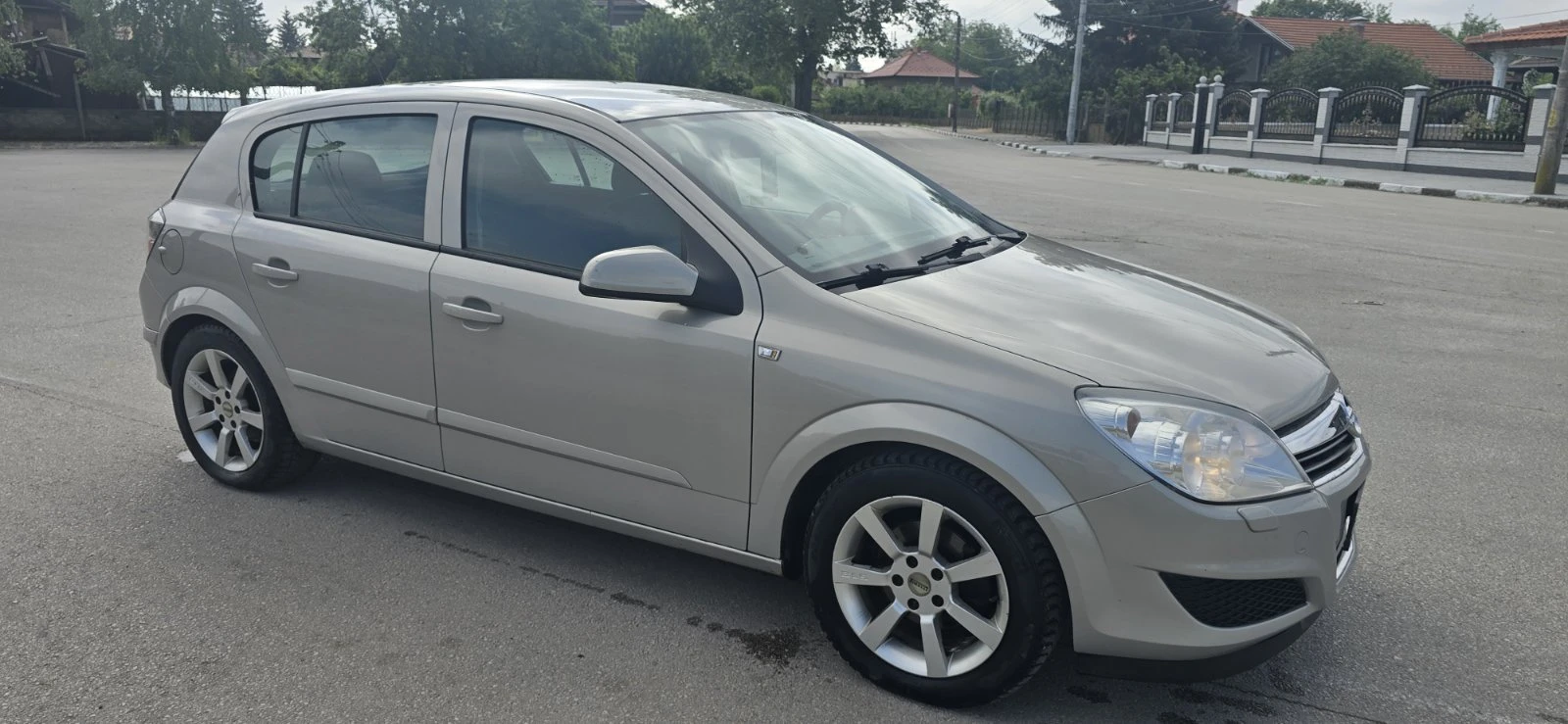 Opel Astra 1.7 CDTI iSUZU, снимка 4 - Автомобили и джипове - 54691606