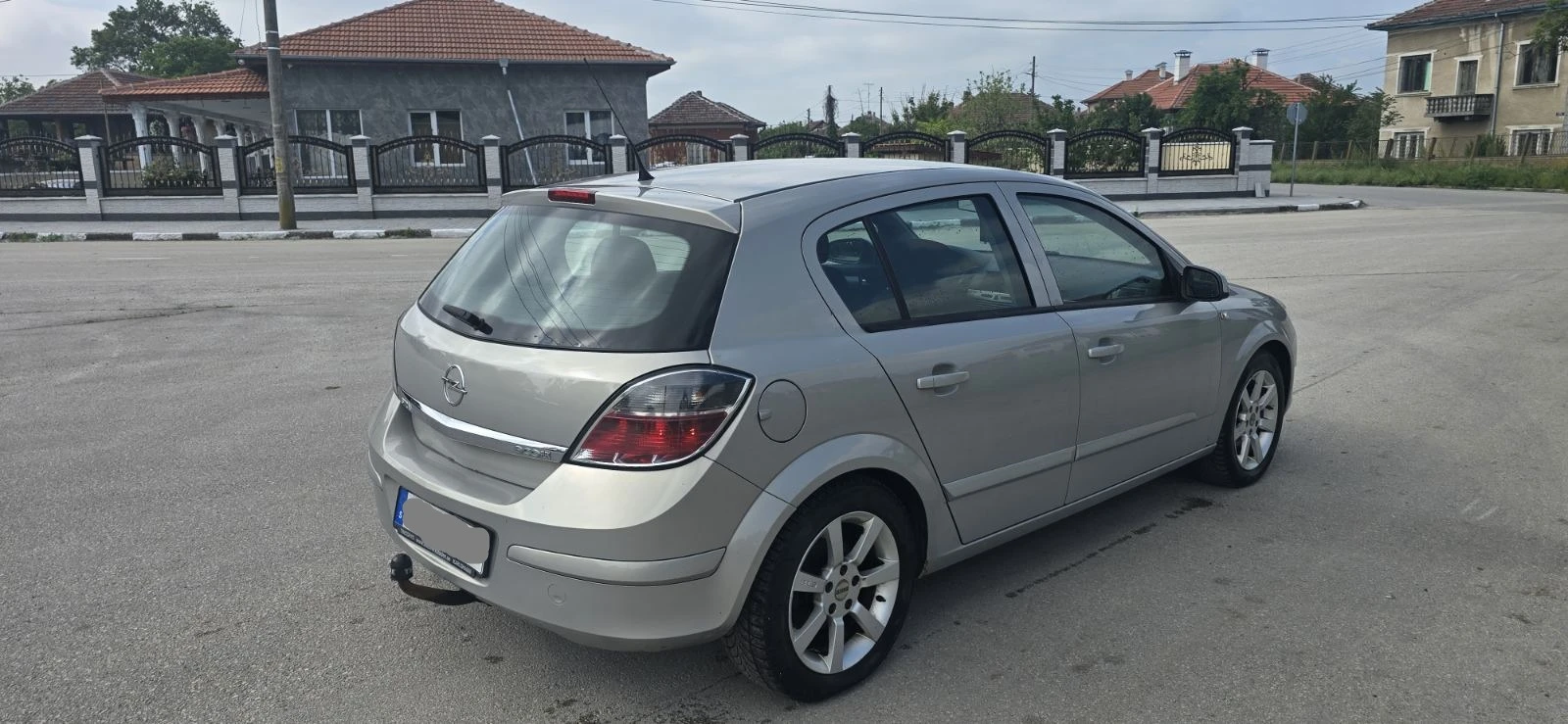 Opel Astra 1.7 CDTI iSUZU, снимка 3 - Автомобили и джипове - 54691606