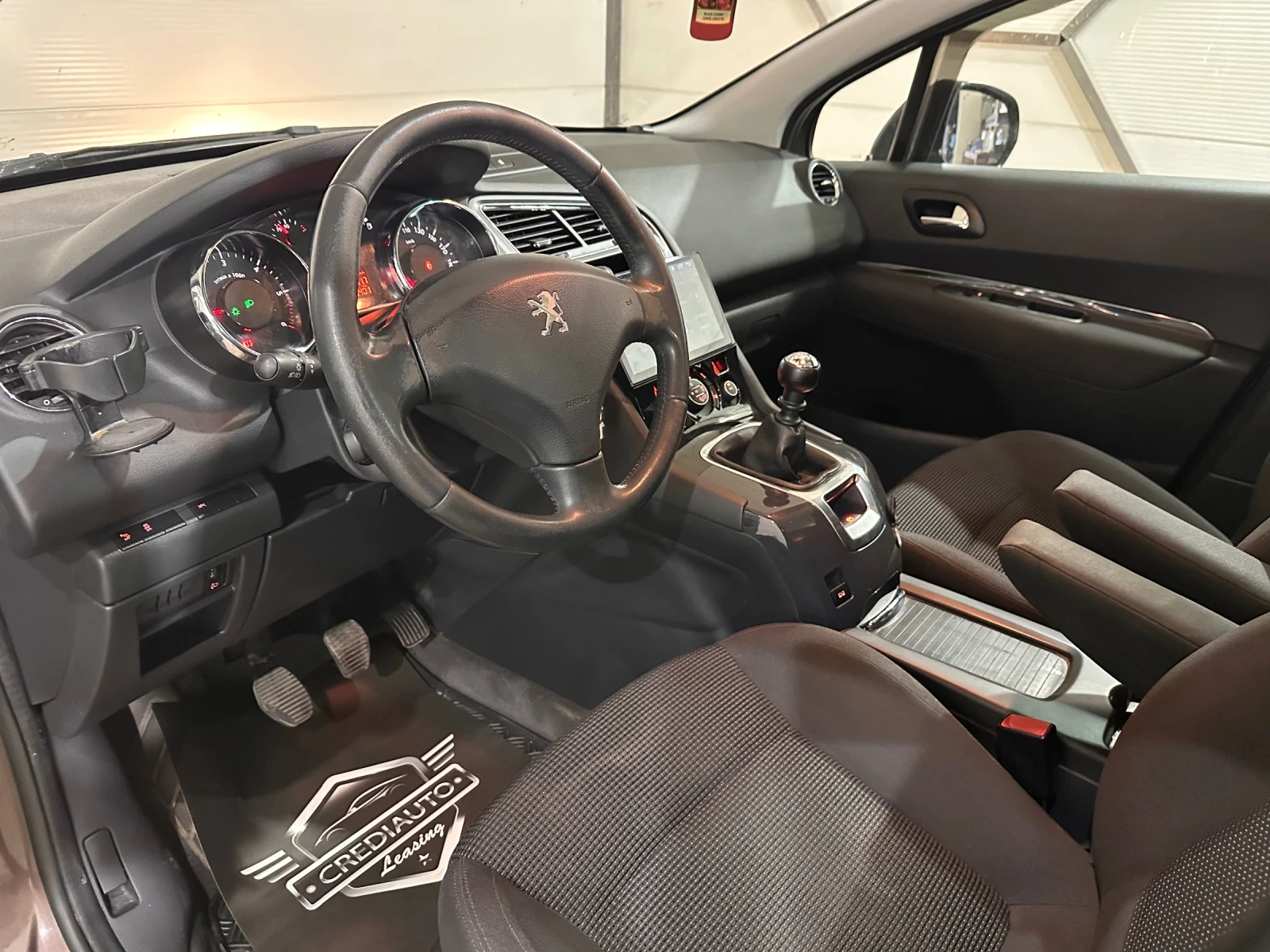 Peugeot 5008 NAVI* PANO, снимка 7 - Автомобили и джипове - 54739538