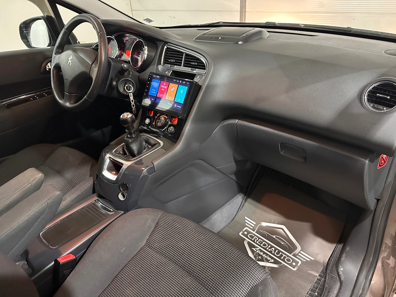 Peugeot 5008 NAVI* PANO, снимка 9 - Автомобили и джипове - 54739538