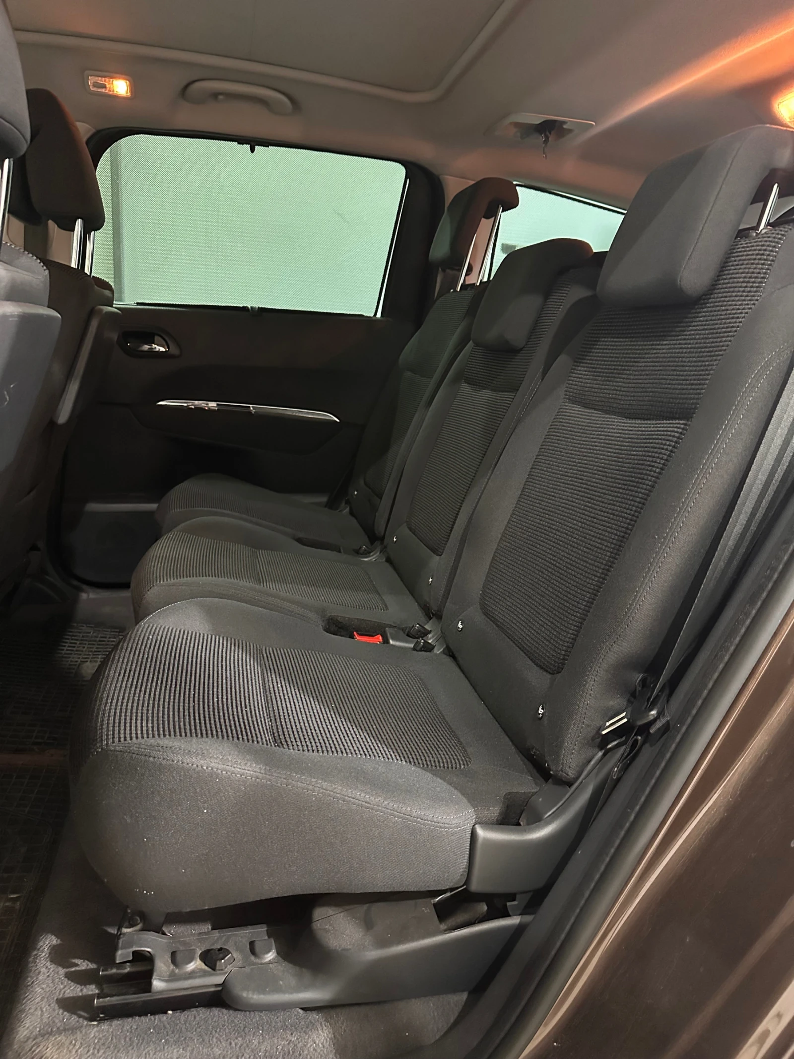 Peugeot 5008 NAVI* PANO, снимка 13 - Автомобили и джипове - 54739538