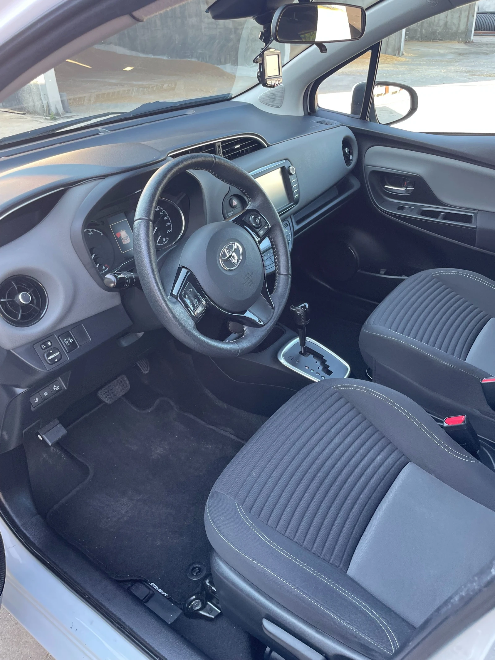 Toyota Yaris, снимка 3 - Автомобили и джипове - 54760616