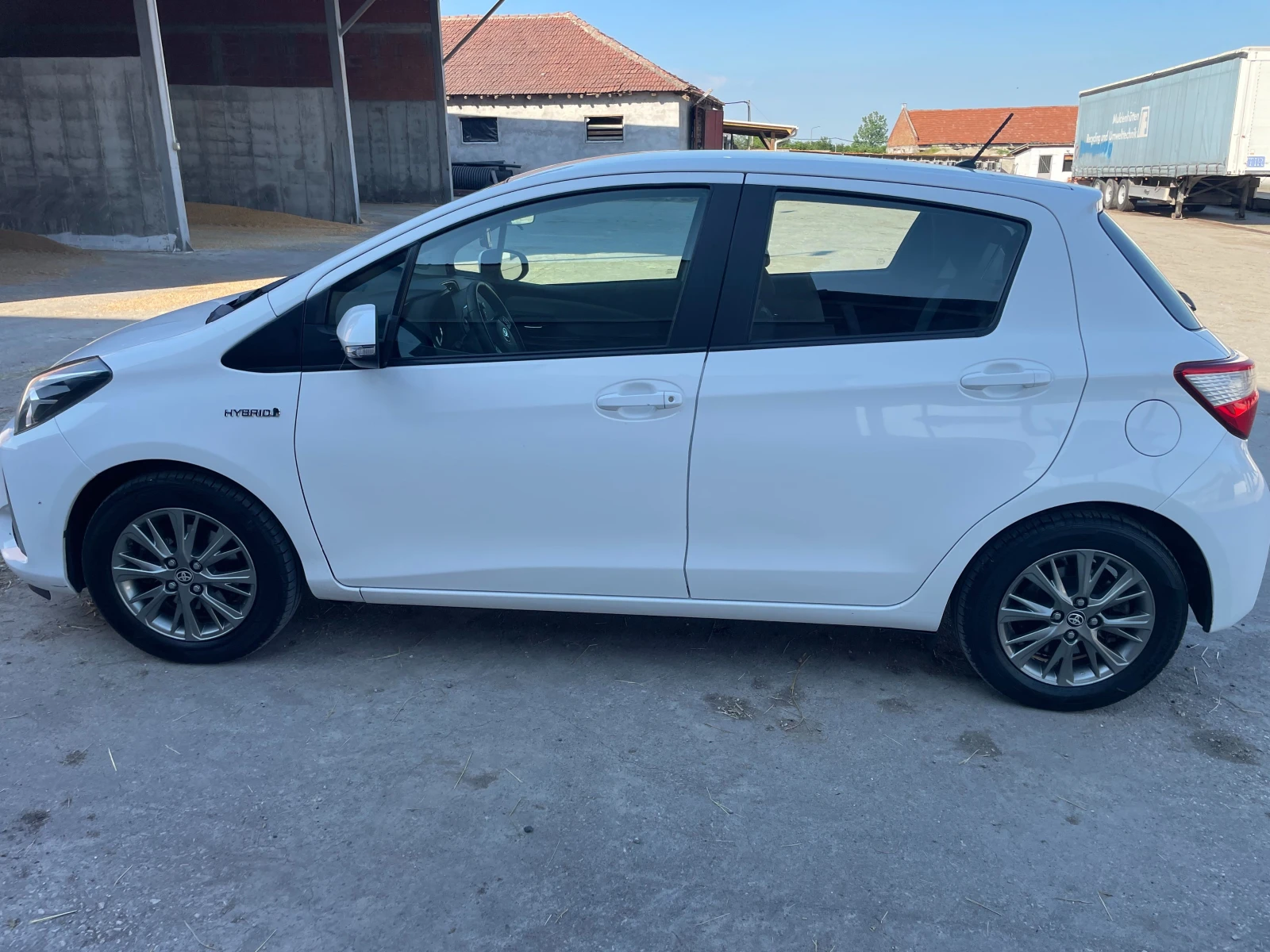 Toyota Yaris, снимка 5 - Автомобили и джипове - 54760616