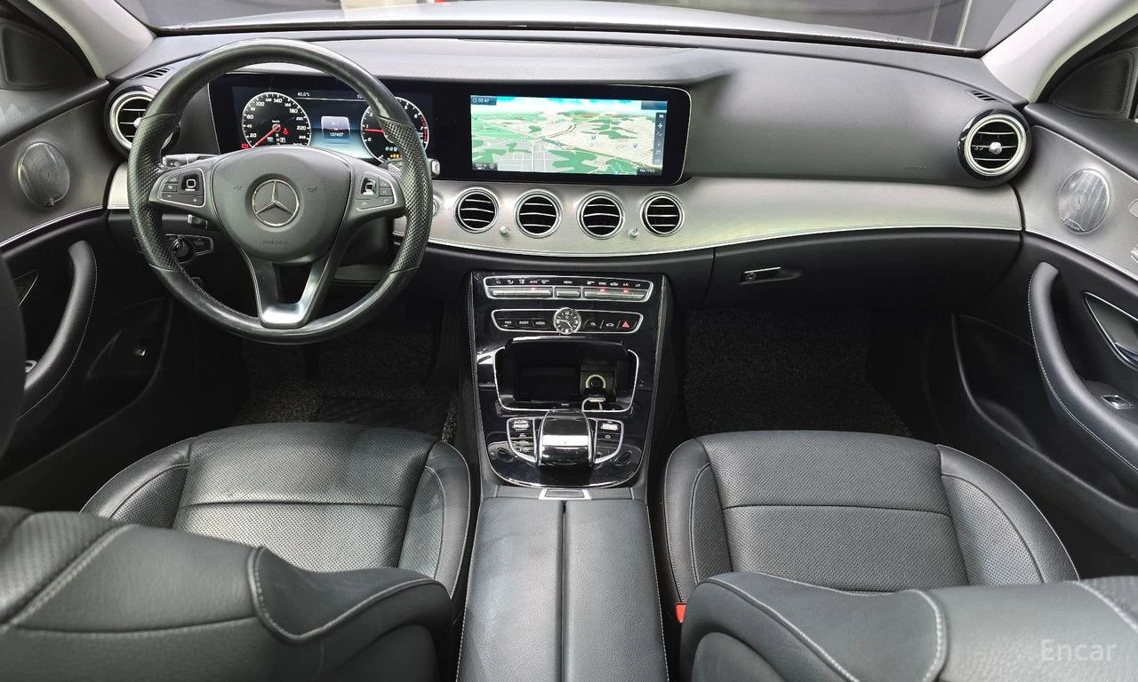 Mercedes-Benz E 300 AMG* PACK* ДИГИТАЛНО* ТАБЛО* BURMESTER* 360КАМЕРА*, снимка 10 - Автомобили и джипове - 54856085