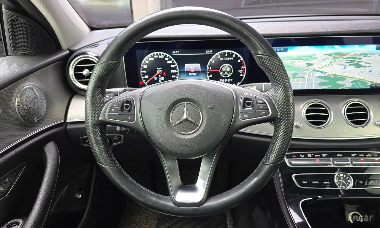 Mercedes-Benz E 300 AMG* PACK* ДИГИТАЛНО* ТАБЛО* BURMESTER* 360КАМЕРА*, снимка 2 - Автомобили и джипове - 54856085