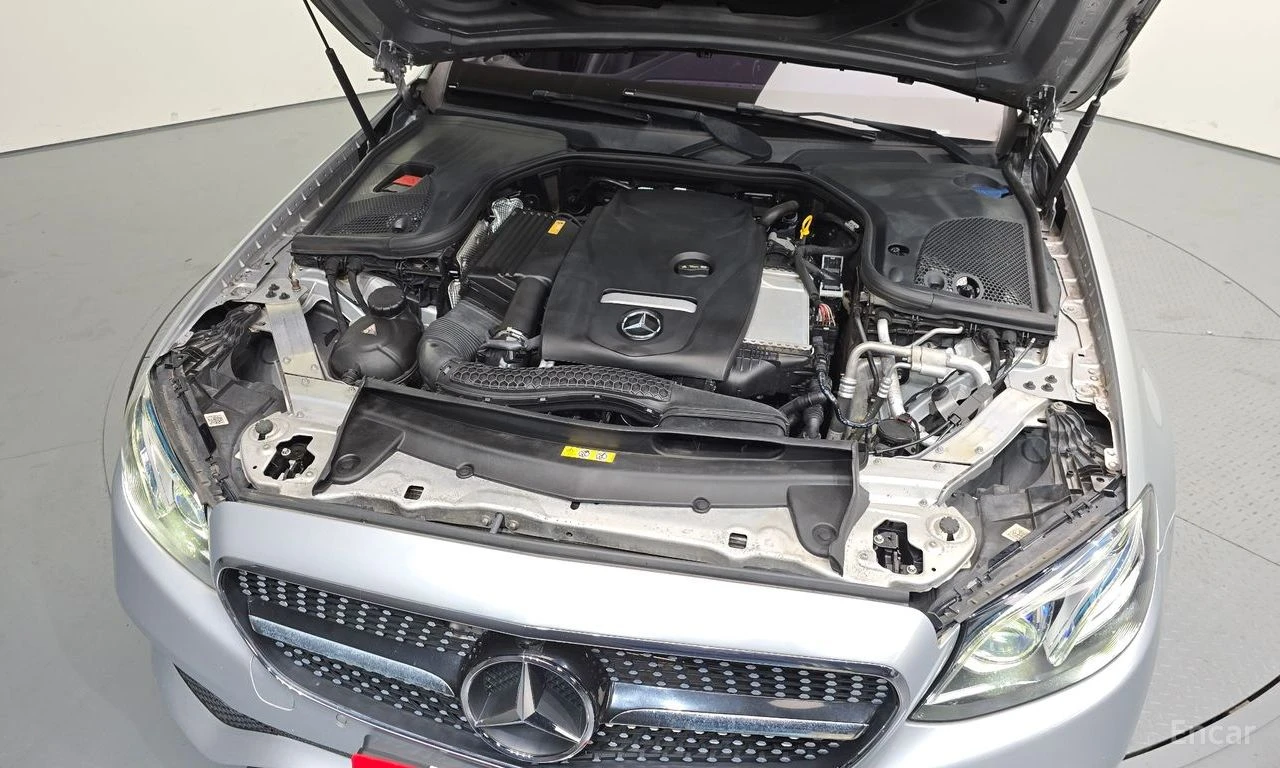 Mercedes-Benz E 300 AMG* PACK* ДИГИТАЛНО* ТАБЛО* BURMESTER* 360КАМЕРА*, снимка 17 - Автомобили и джипове - 54856085