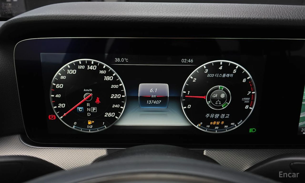 Mercedes-Benz E 300 AMG* PACK* ДИГИТАЛНО* ТАБЛО* BURMESTER* 360КАМЕРА*, снимка 13 - Автомобили и джипове - 54856085