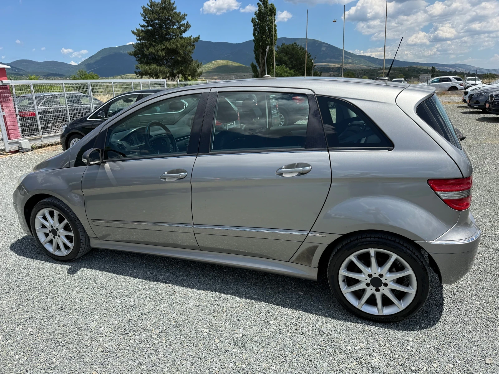 Mercedes-Benz B 170 (KATO НОВА), снимка 9 - Автомобили и джипове - 54915647