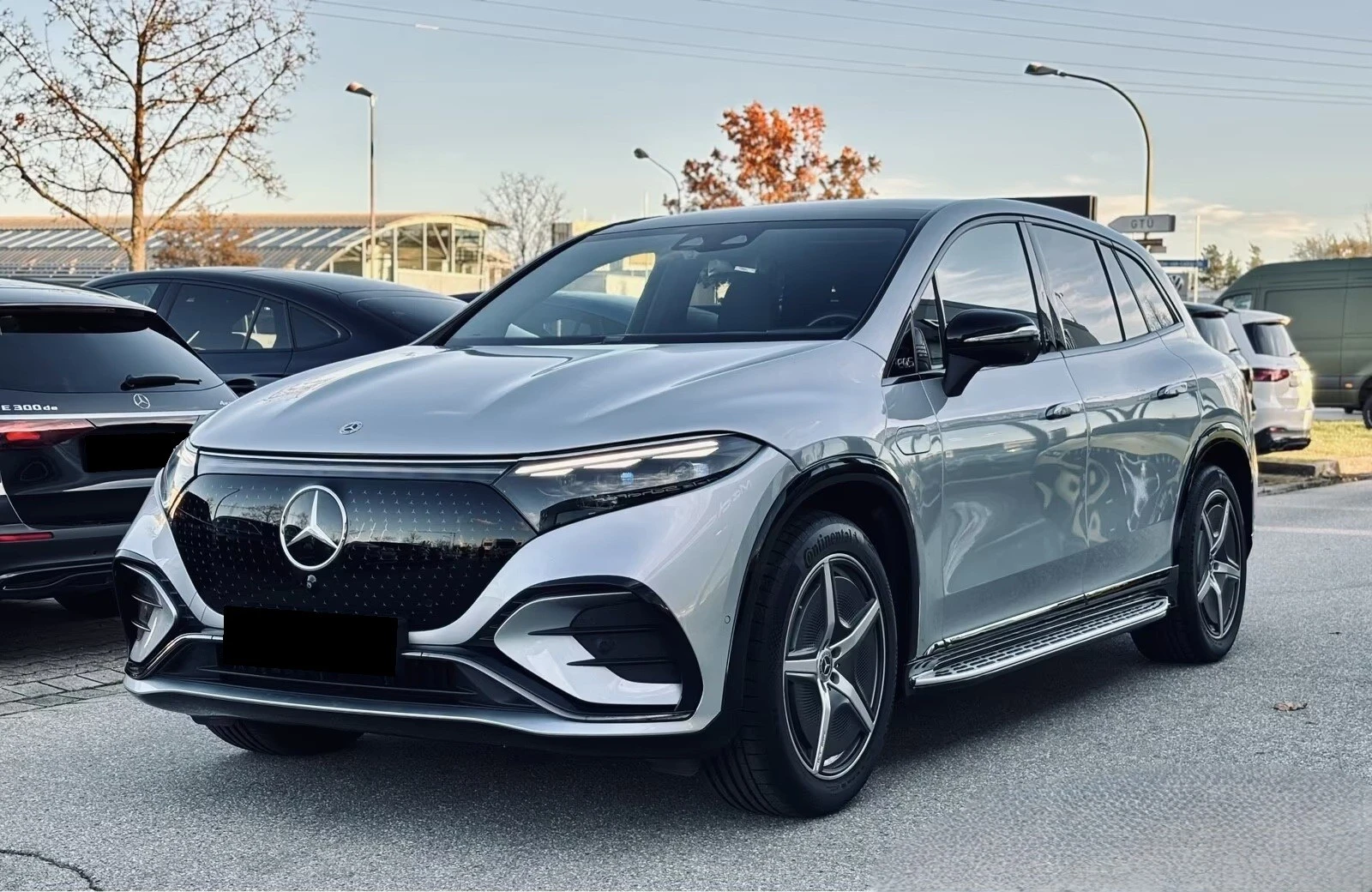 Mercedes-Benz EQS 450+ / SUV / AMG / AIRMATIC / 360/ HUD / NIGHT, снимка 2 - Автомобили и джипове - 55036581