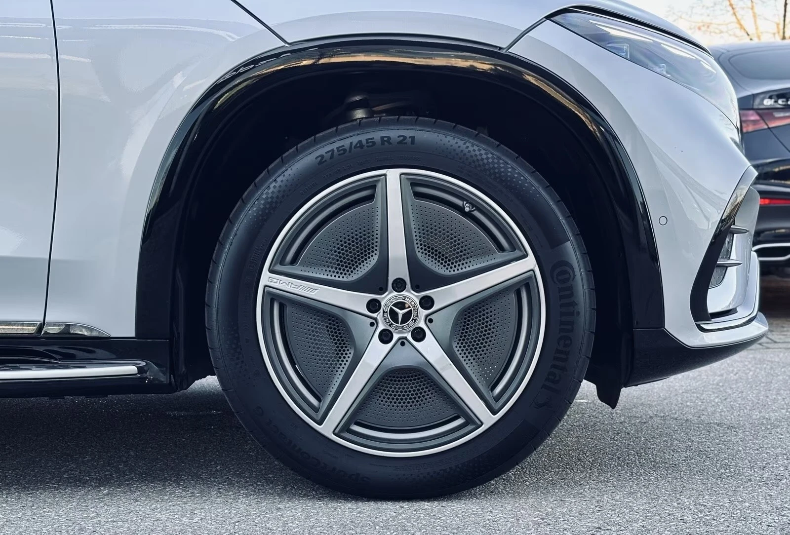 Mercedes-Benz EQS 450+ / SUV / AMG / AIRMATIC / 360/ HUD / NIGHT, снимка 8 - Автомобили и джипове - 55036581