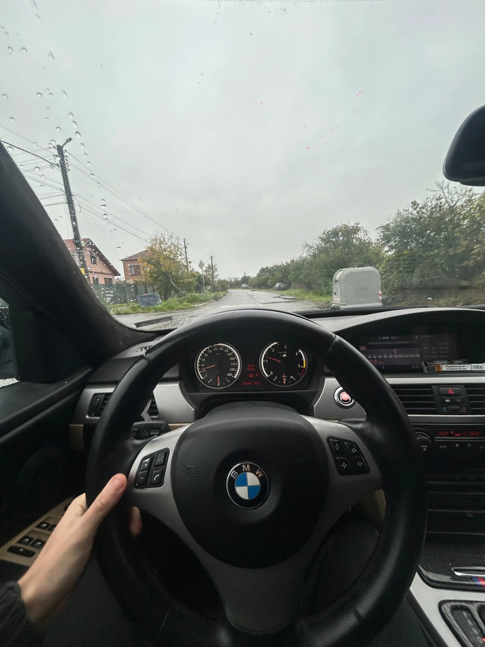 BMW 330, снимка 12 - Автомобили и джипове - 55580036
