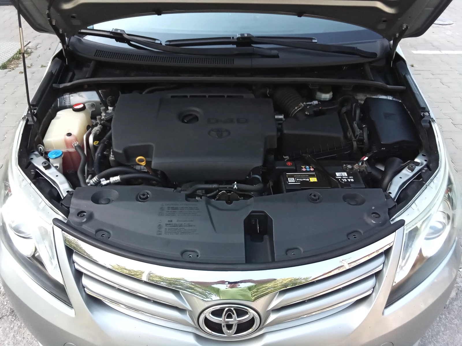 Toyota Avensis 2.0D4D-124kc. FACELIFT, снимка 15 - Автомобили и джипове - 55804398