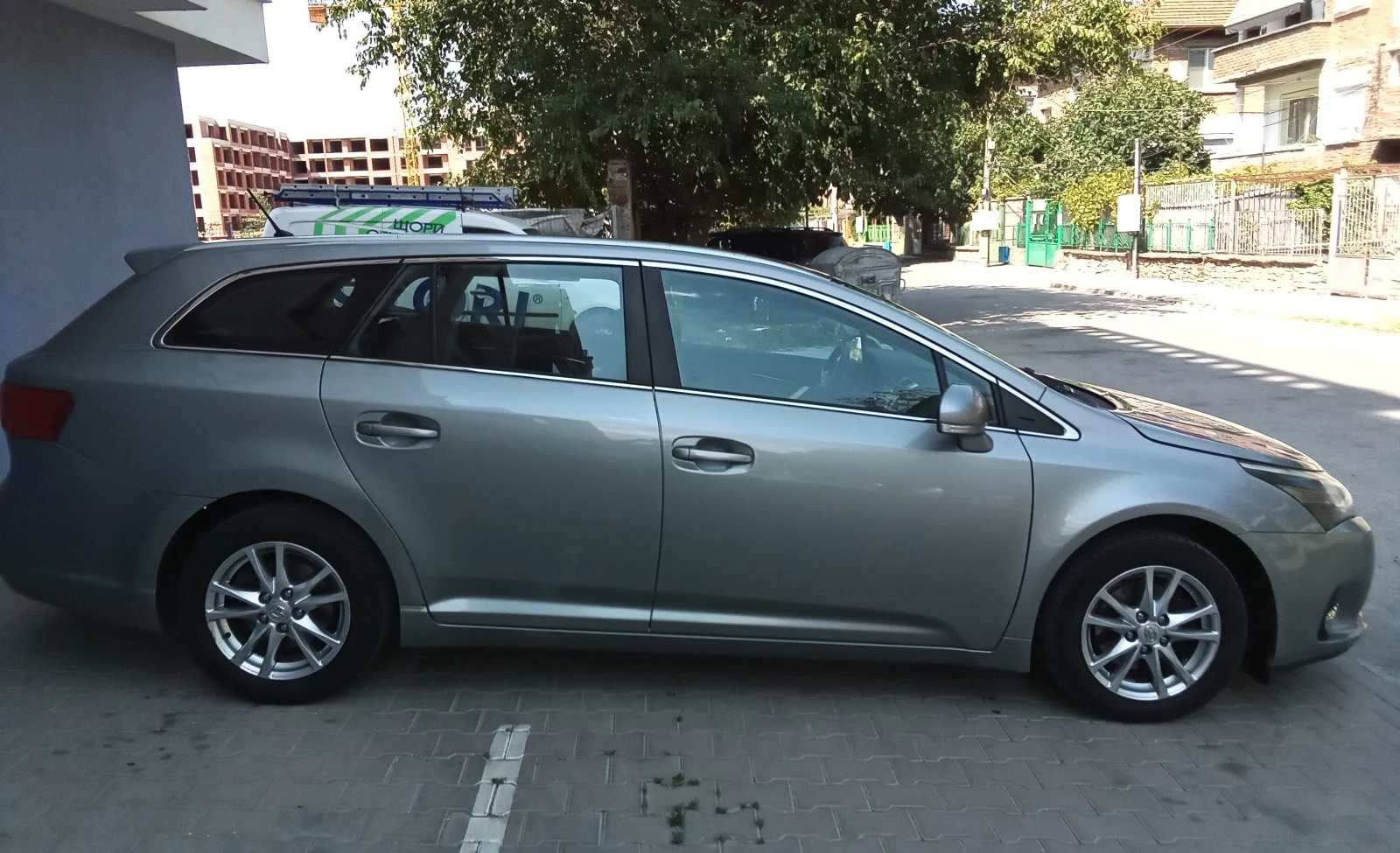 Toyota Avensis 2.0D4D-124kc. FACELIFT, снимка 5 - Автомобили и джипове - 55804398