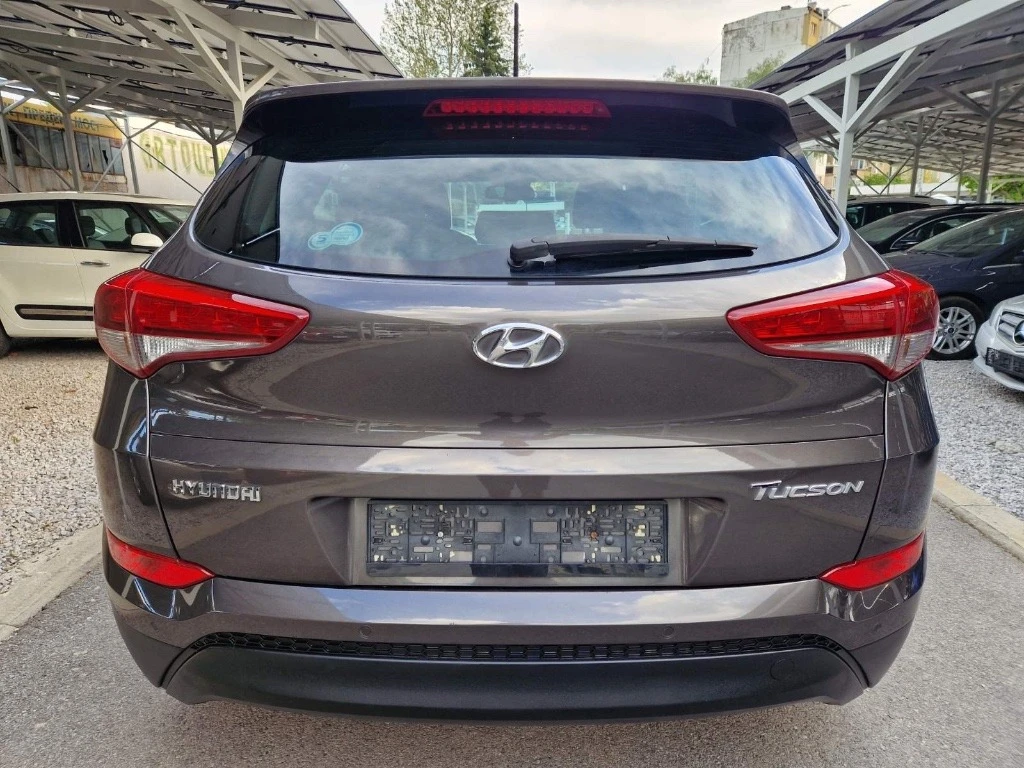 Hyundai Tucson 1.7 CRDI EURO 6B, снимка 8 - Автомобили и джипове - 56148011