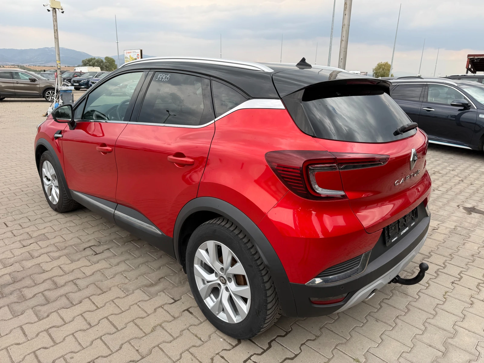 Renault Captur 1.5DCI AVTOMAT/NAVI/KOJA/KAMERAEURO 6, снимка 8 - Автомобили и джипове - 56165881