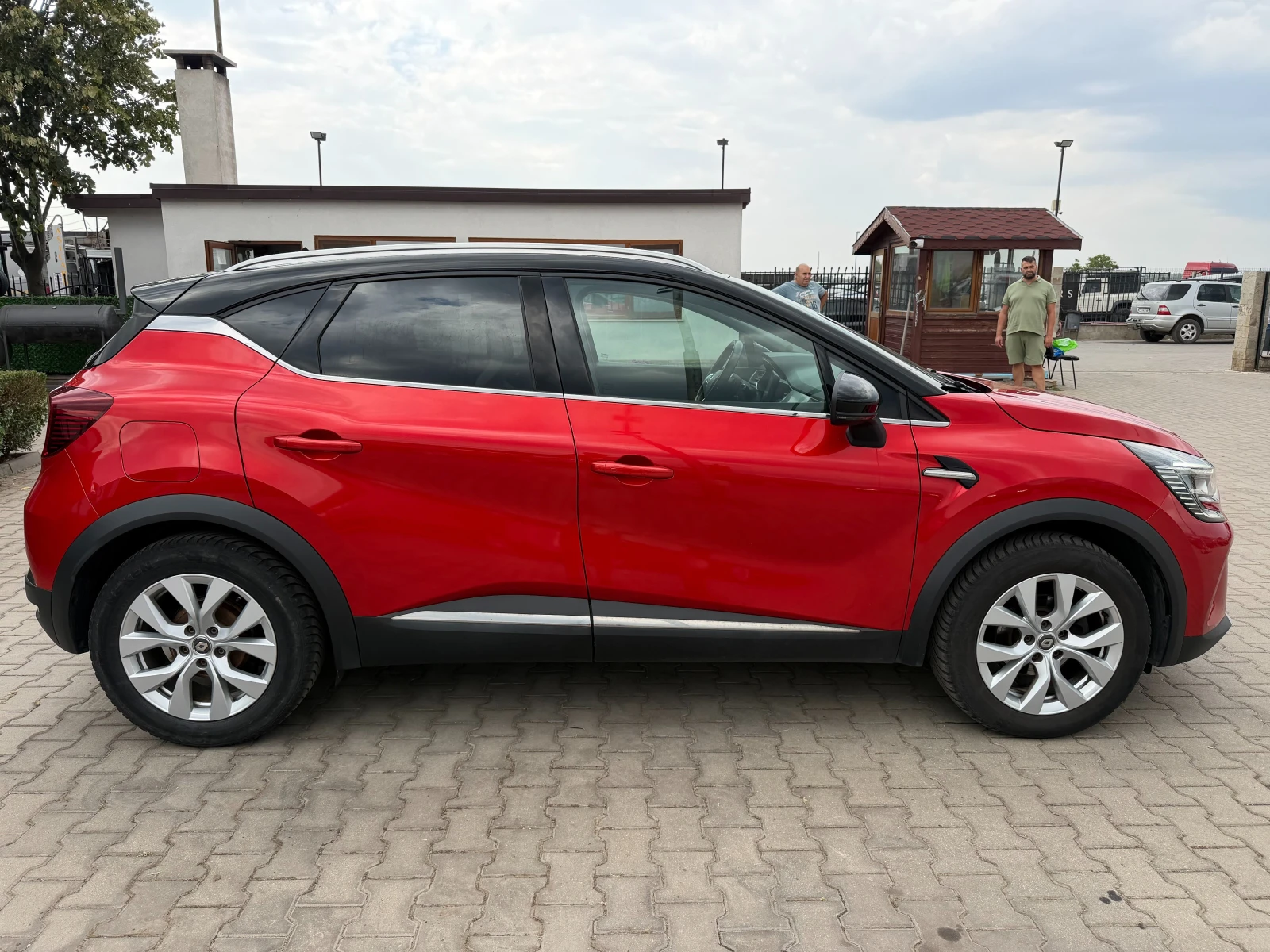 Renault Captur 1.5DCI AVTOMAT/NAVI/KOJA/KAMERAEURO 6, снимка 5 - Автомобили и джипове - 56165881