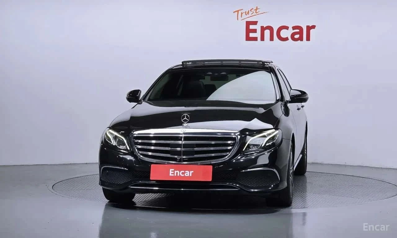Mercedes-Benz E 400 4MATIC Exclusive | АВТОФИНАНСИРАНЕ, снимка 3 - Автомобили и джипове - 56319116
