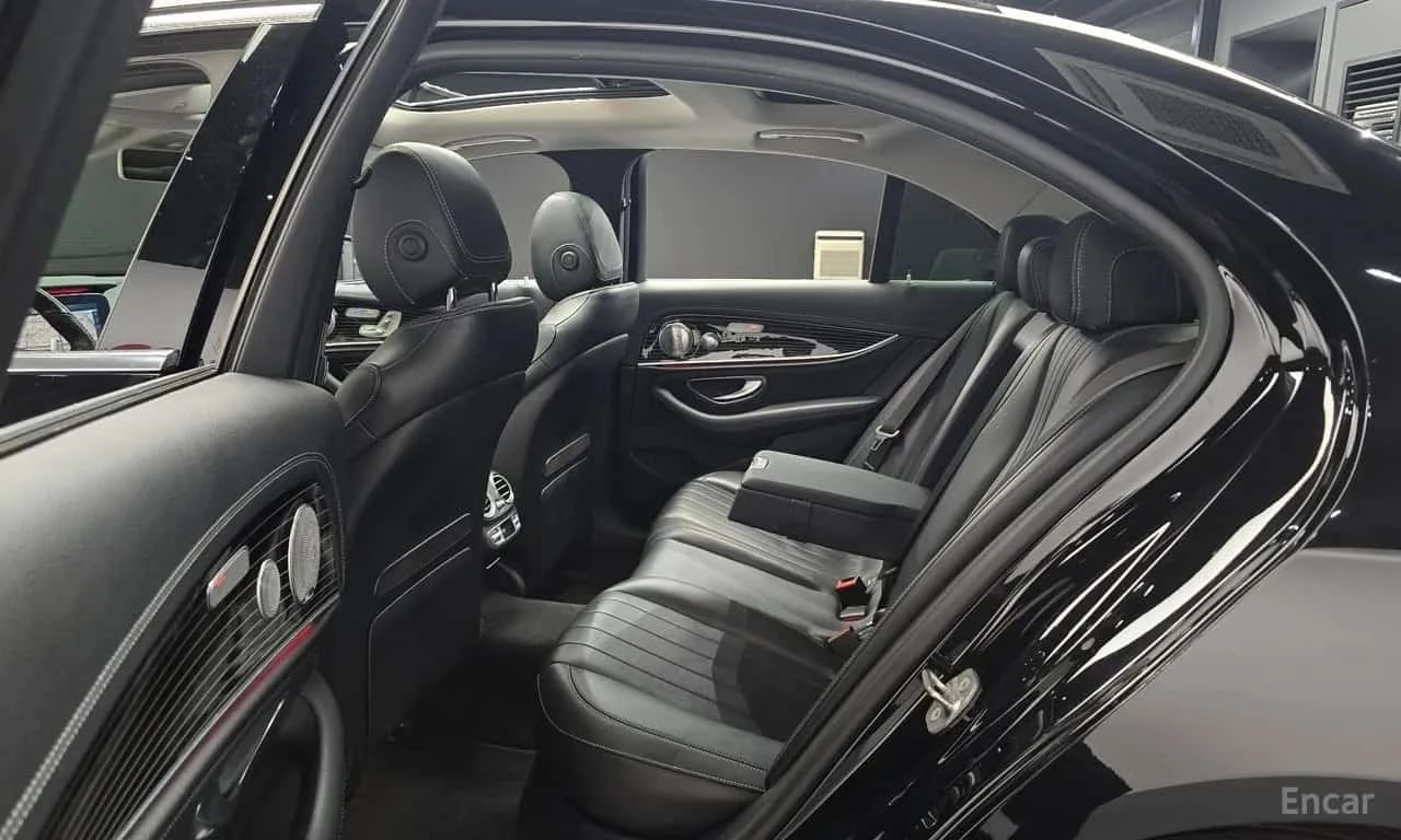 Mercedes-Benz E 400 4MATIC Exclusive | АВТОФИНАНСИРАНЕ, снимка 12 - Автомобили и джипове - 56319116